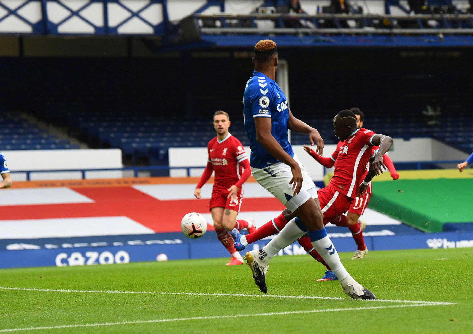 争相参与的 争相参与的