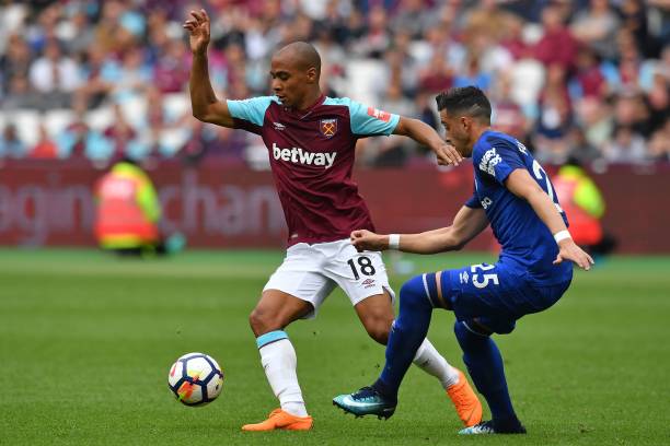 她强调了国 她强调了国