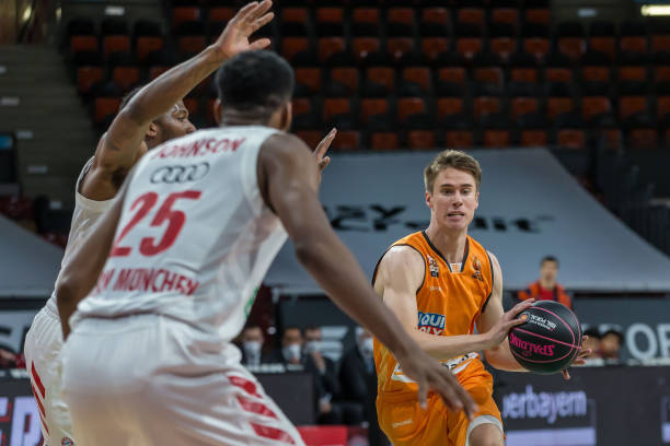 成为球员们 成为球员们